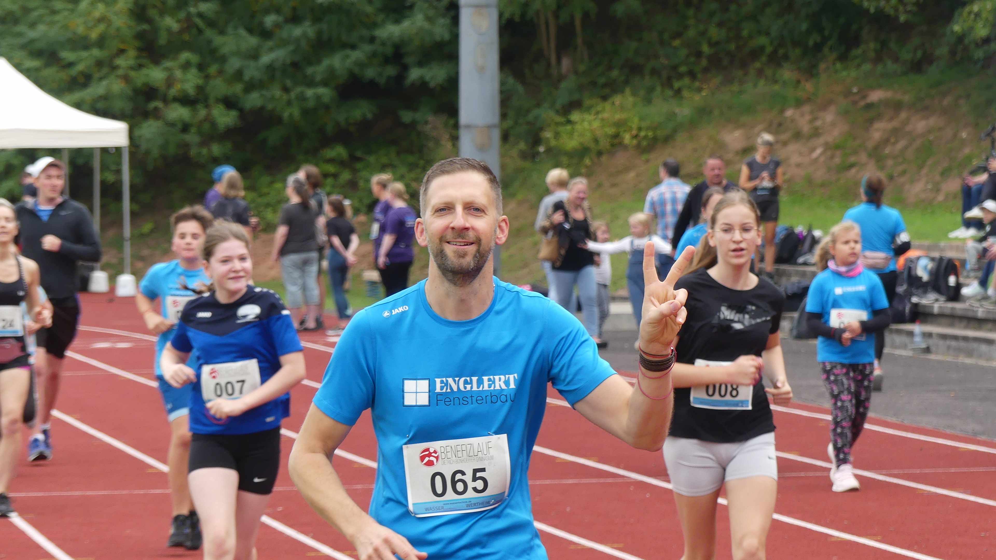 Bild vom 15. Benefizlauf im Jahr 2025. Dies ist das 122. Bild.